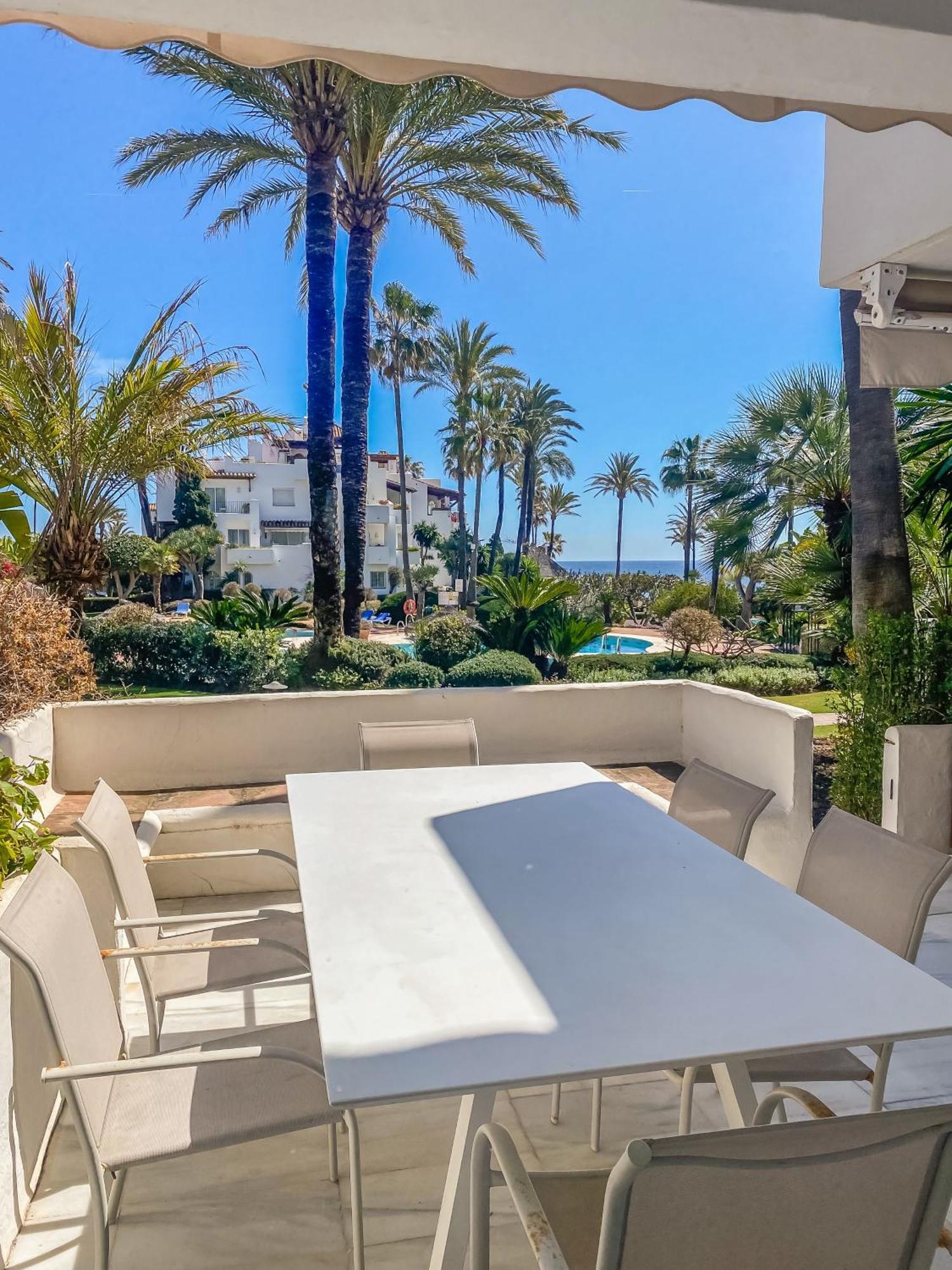 Alcazaba Beach Apartment Estepona Eksteriør bilde